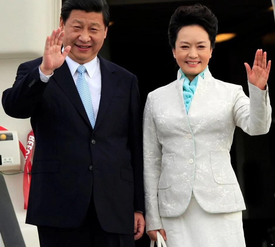 “习近平彭丽媛”的图片搜索结果