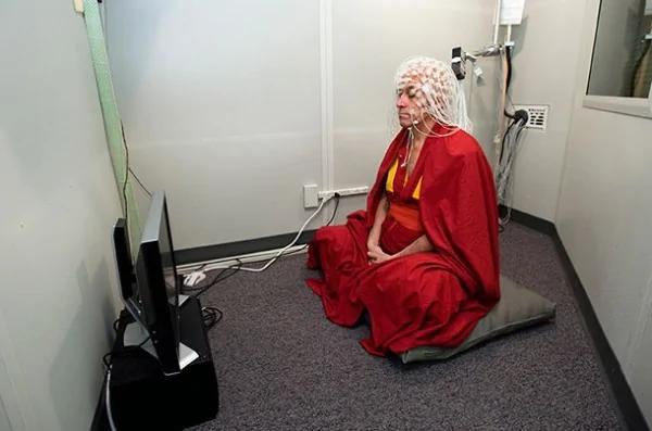 a-buddhist-monk-shows-unheard-of-brain-activity-during-meditation