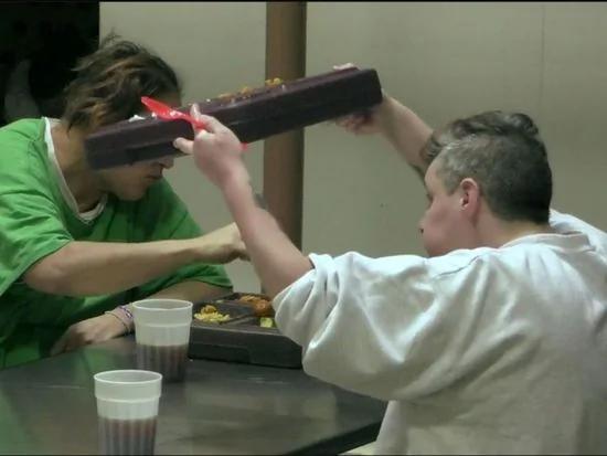 美国这档真人秀让一群人去监狱蹲了60天