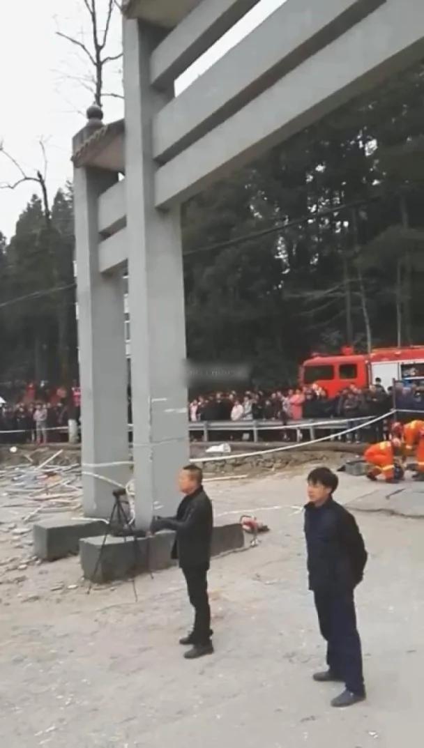 突发：温州3幢5层高楼坍塌多人被埋