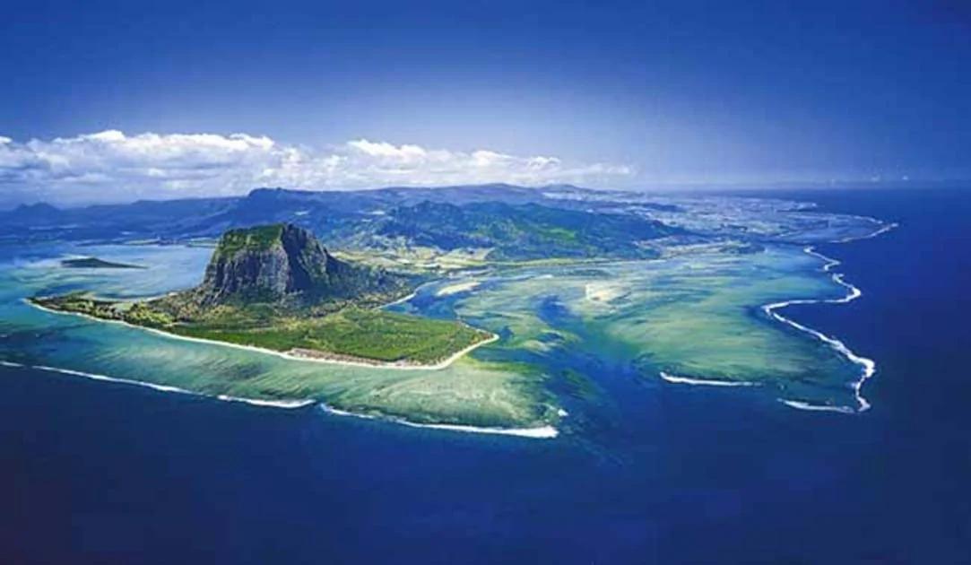 失落大陆毛里提亚的一部份，在毛里求斯岛下被发现。图片来源：毛里求斯索菲特特色酒店/CC BY NC ND2.0。