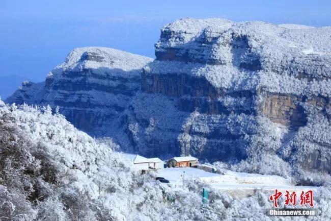 四川光霧山雪後銀裝素裹 美不勝收