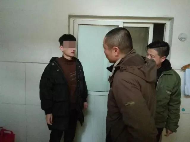 小偷順走手機後 竟把身份證留在現場 還投訴警察！