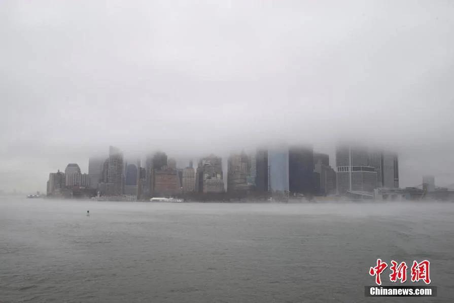 霧中的紐約 宛如海市蜃樓