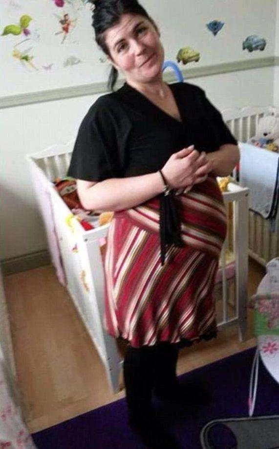 女友講身懷五胞胎 男子激動落淚到處借錢養家 臨盆時醫生卻講從未懷孕！