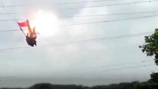 瞬間空中爆炸 女傘兵大難不死之因