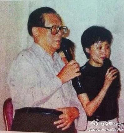 他在場江澤民就緊張 不敢唱歌