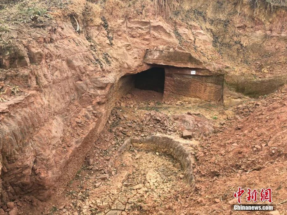 成都發掘200多座漢代崖墓 現「歪果仁」銅像