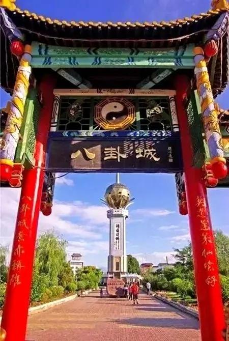 丘處機設計的「八卦城」充滿玄機 係中國唯一沒有紅綠燈的城市