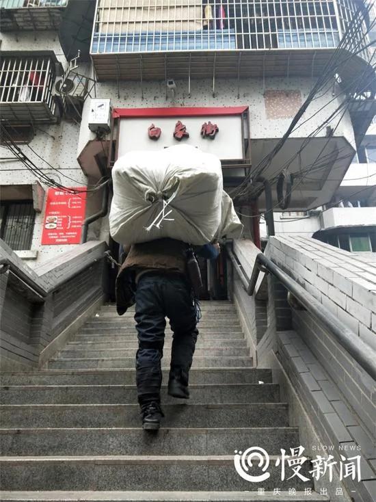 24層高樓沒電梯成網紅居民：每天爬上爬下腿軟發抖