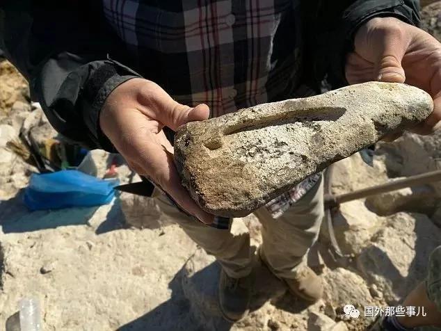 希臘小島發現4500年前避難所藏神秘排水系統和陶器