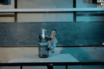 咁在課堂上玩炸炸炸的化學老師 再來一打行嘛！