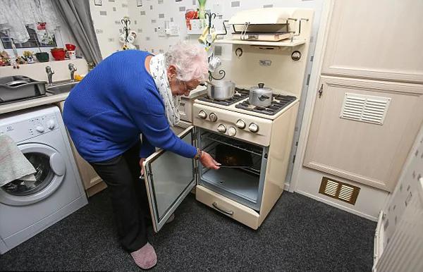 罕見！英國一「古董」烤箱已使用59年 仍正常工作