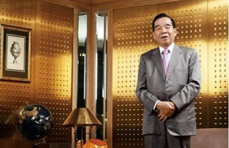 除了李嘉誠 這個香港富豪也在退出中國