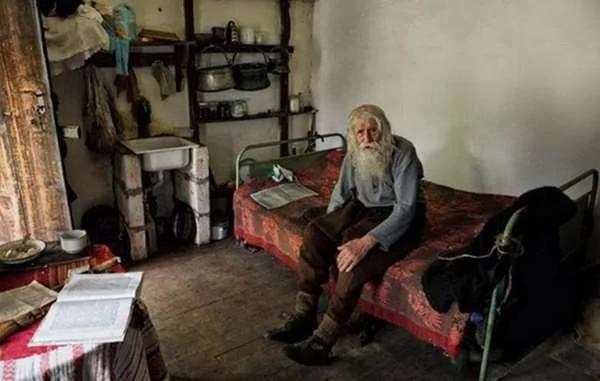 103歲老乞丐每天都在街頭乞討 卻不為自己 被稱讚「真正的英雄！」