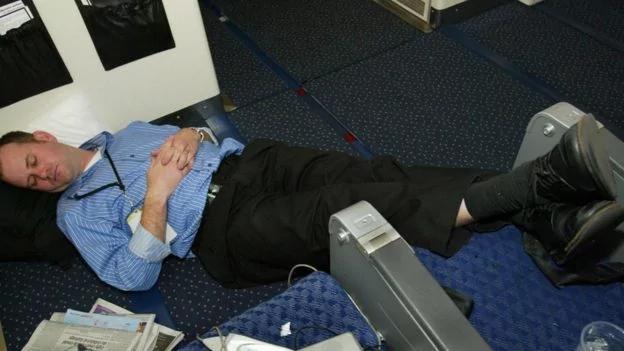 怎樣才能在飛機上睡個好覺？