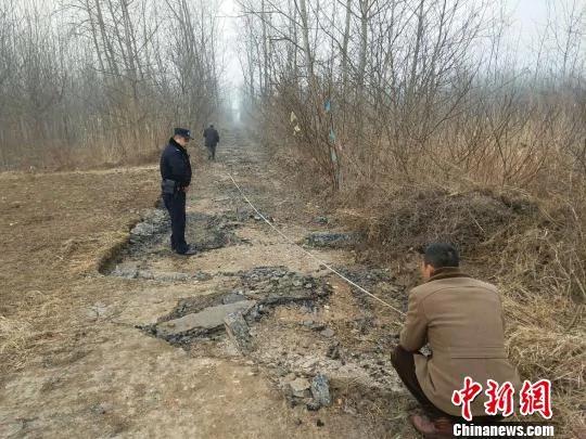 奇葩小偷盜走800米水泥路 驚呆警察