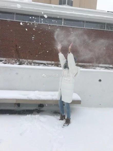 下雪了讓男朋友給我拍張美照發朋友圈 看完想分手…