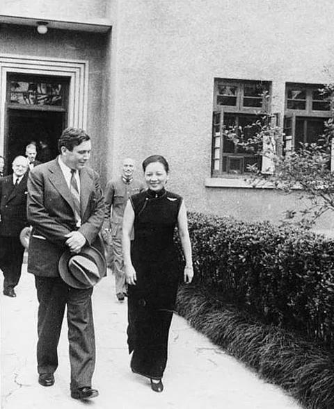 蔣介石夫婦抗戰幾經生死 宋美齡情史純粹杜撰