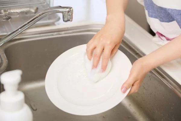 洗碗時一個動作 細菌增加7萬倍！全吃進了肚子里