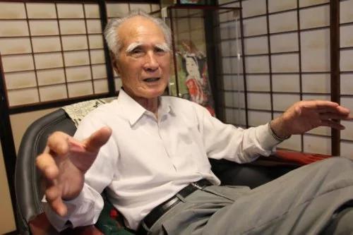 日本退休首相吃壽司要中國人請 有人不幹了! 6 日本退休首相吃壽司要中國人請 有人不幹了!