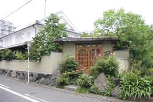 日本退休首相吃壽司要中國人請 有人不幹了! 3 日本退休首相吃壽司要中國人請 有人不幹了!