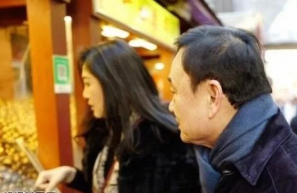 英拉兄妹高調現身北京 中共官方噤聲 中共會給她政治庇護？