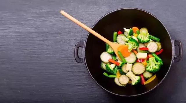 容易致癌的7種做菜習慣 每個中國家庭都很常見 6 容易致癌的7種做菜習慣 每個中國家庭都很常見