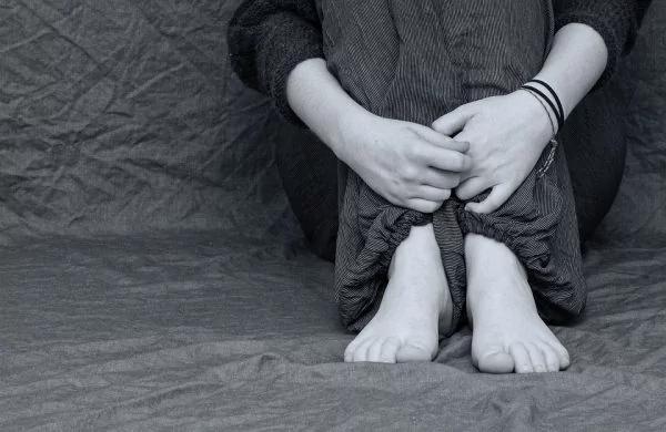 20歲女生留美5年 患上抑鬱症：我恨他們 恨他們把我送出國