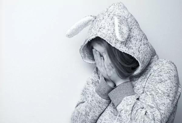 20歲女生留美5年 患上抑鬱症：我恨他們 恨他們把我送出國