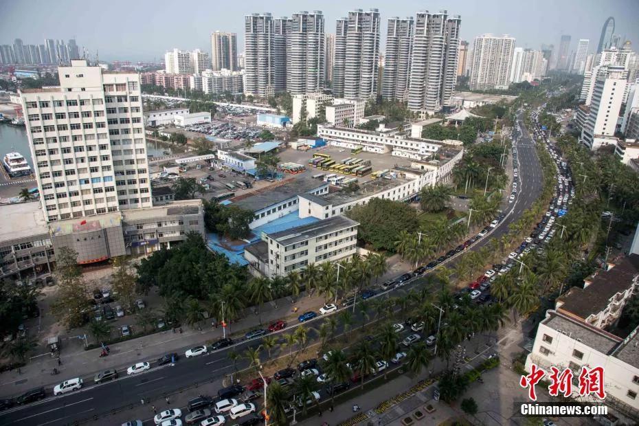 春節假期都過了 海口上萬輛車還堵著出不來! 15 春節假期都過了 海口上萬輛車還堵著出不來!
