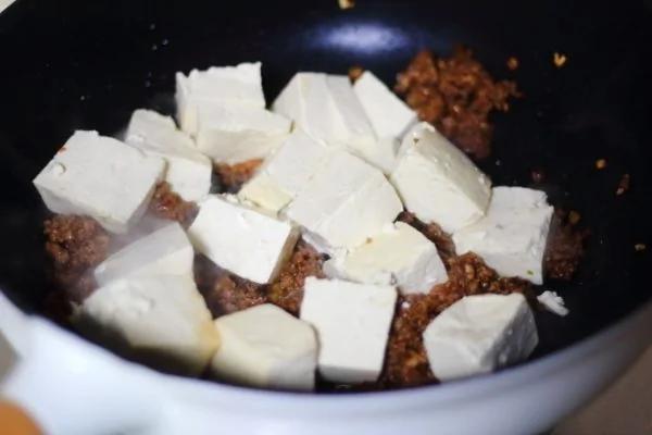 豆腐這麼做 又好吃又下飯 常吃還能促進孩子的骨骼生長
