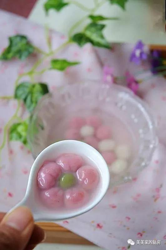 蔬菜汁花朵湯圓 附帶糯米湯圓不散架、不破皮的小竅門 4 蔬菜汁花朵湯圓 附帶糯米湯圓不散架、不破皮的小竅門