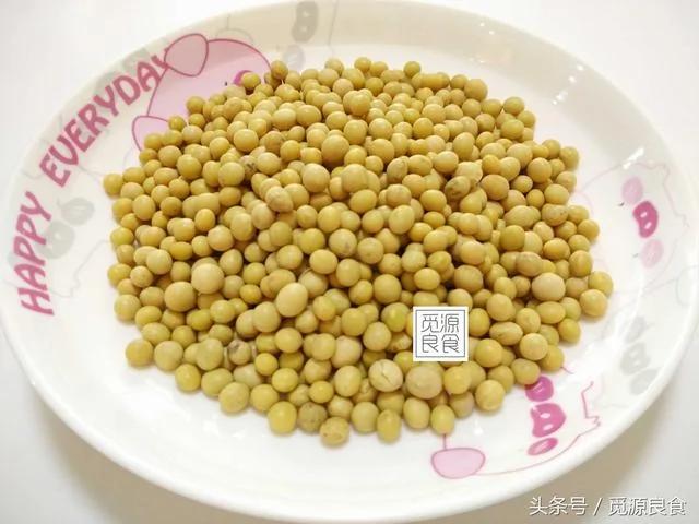 黃豆這樣做比花生米好吃、方法簡單、做零食和下酒菜非常香
