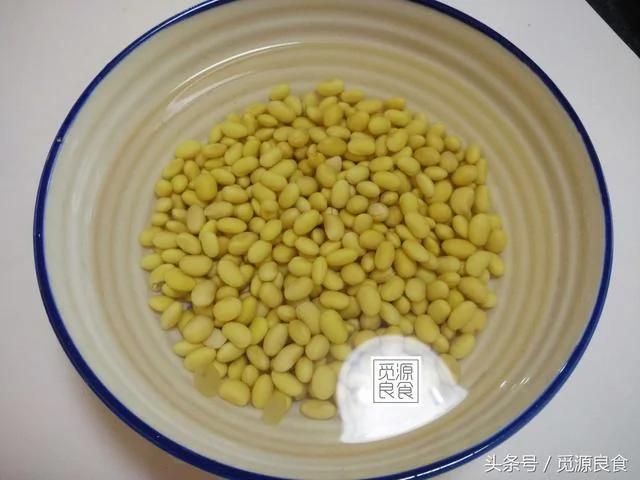 黃豆這樣做比花生米好吃、方法簡單、做零食和下酒菜非常香