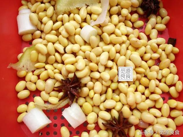 黃豆這樣做比花生米好吃、方法簡單、做零食和下酒菜非常香