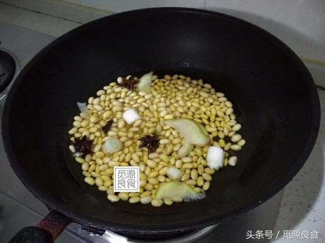 黃豆這樣做比花生米好吃、方法簡單、做零食和下酒菜非常香