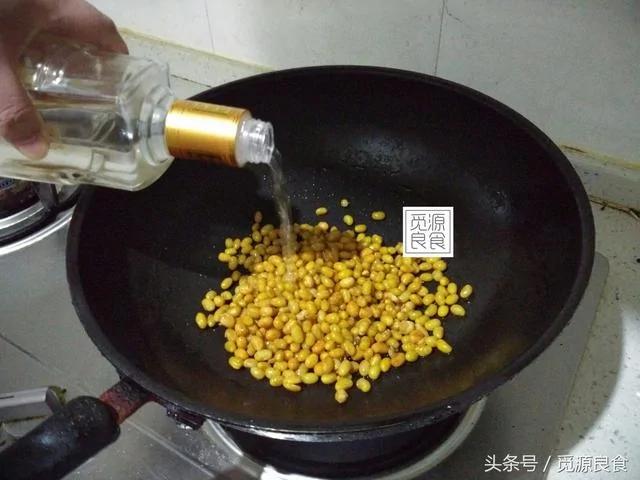 黃豆這樣做比花生米好吃、方法簡單、做零食和下酒菜非常香