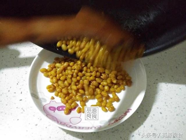 黃豆這樣做比花生米好吃、方法簡單、做零食和下酒菜非常香