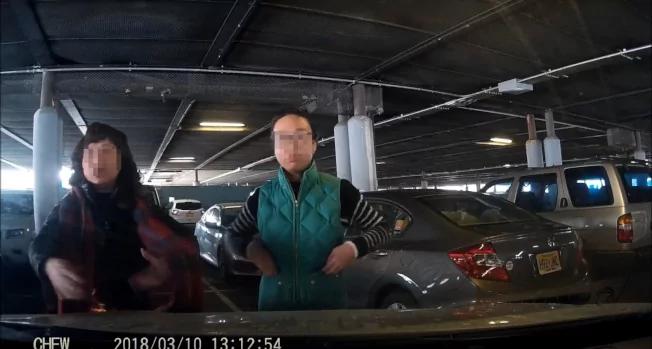 紐約華人母女肉身霸車位 網路瘋傳引爭議