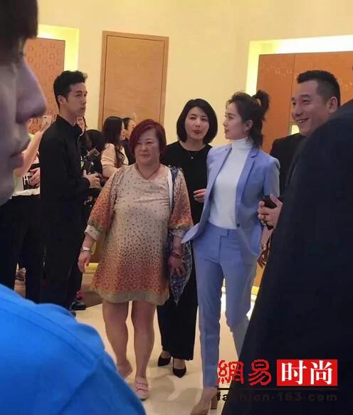 路人鏡頭下的劉詩詩美到發光