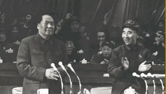 【揭秘】月上柳梢頭接客 毛時代的中國 賣淫的婦女站滿江邊 ——末世驚心 萬佛苑出自殺古棗樹逾萬 槍聲陣陣 兩派捍衛的均是毛澤東思想