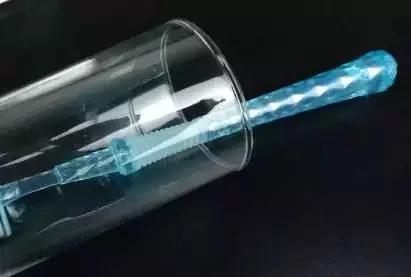 家裡的舊牙刷扔了?它還可以這樣用 2 家裡的舊牙刷扔了?它還可以這樣用