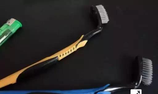 家裡的舊牙刷扔了?它還可以這樣用 6 家裡的舊牙刷扔了?它還可以這樣用