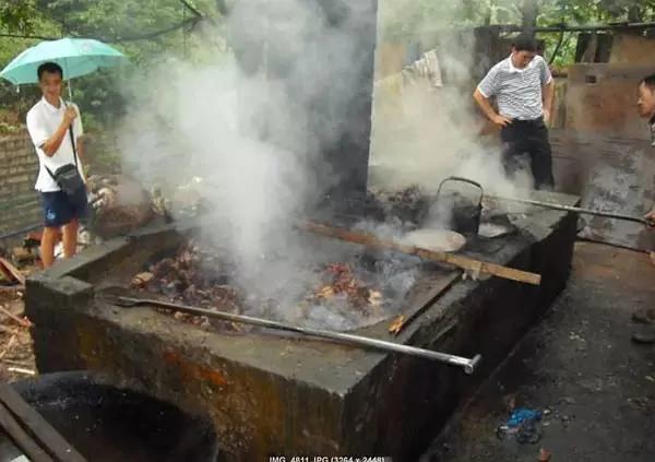 &quot;想要死得快 多下館子吃點菜&quot; 廚師冒死偷拍