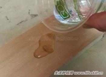 木製傢具上的碰撞凹痕巧修復