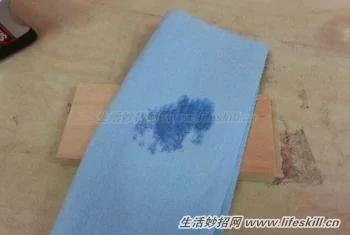 木製傢具上的碰撞凹痕巧修復