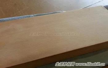 木製傢具上的碰撞凹痕巧修復