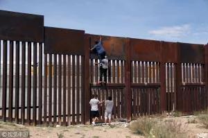 美民警衛隊將赴美墨邊境 非法移民忙翻牆