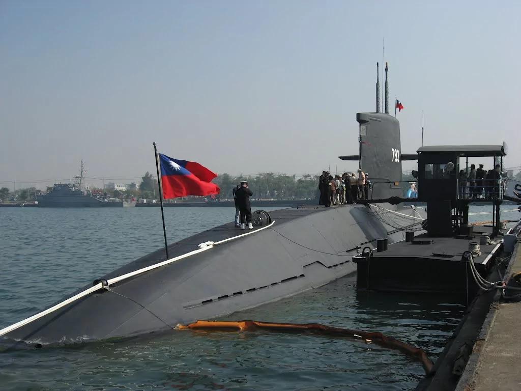 川普援手抗中共 國軍建國產潛艇艦隊 比共軍早一天軍演示威
